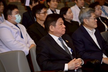 710813061.jpg