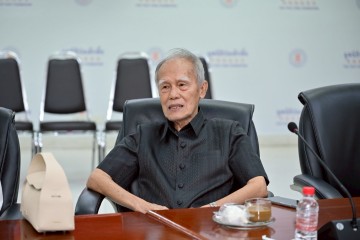 704031961.jpg